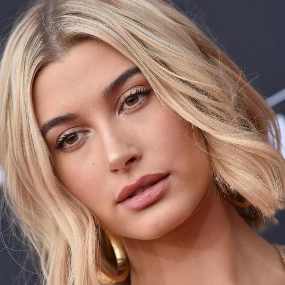 Hailey Baldwin’s natural ‘no makeup’ look   5 tips to follow