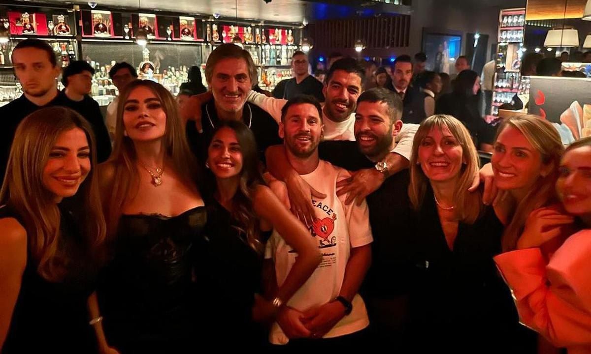 Sofía Vergara, Lionel Messi, Antoela Roccuzzo, Luis Suárez