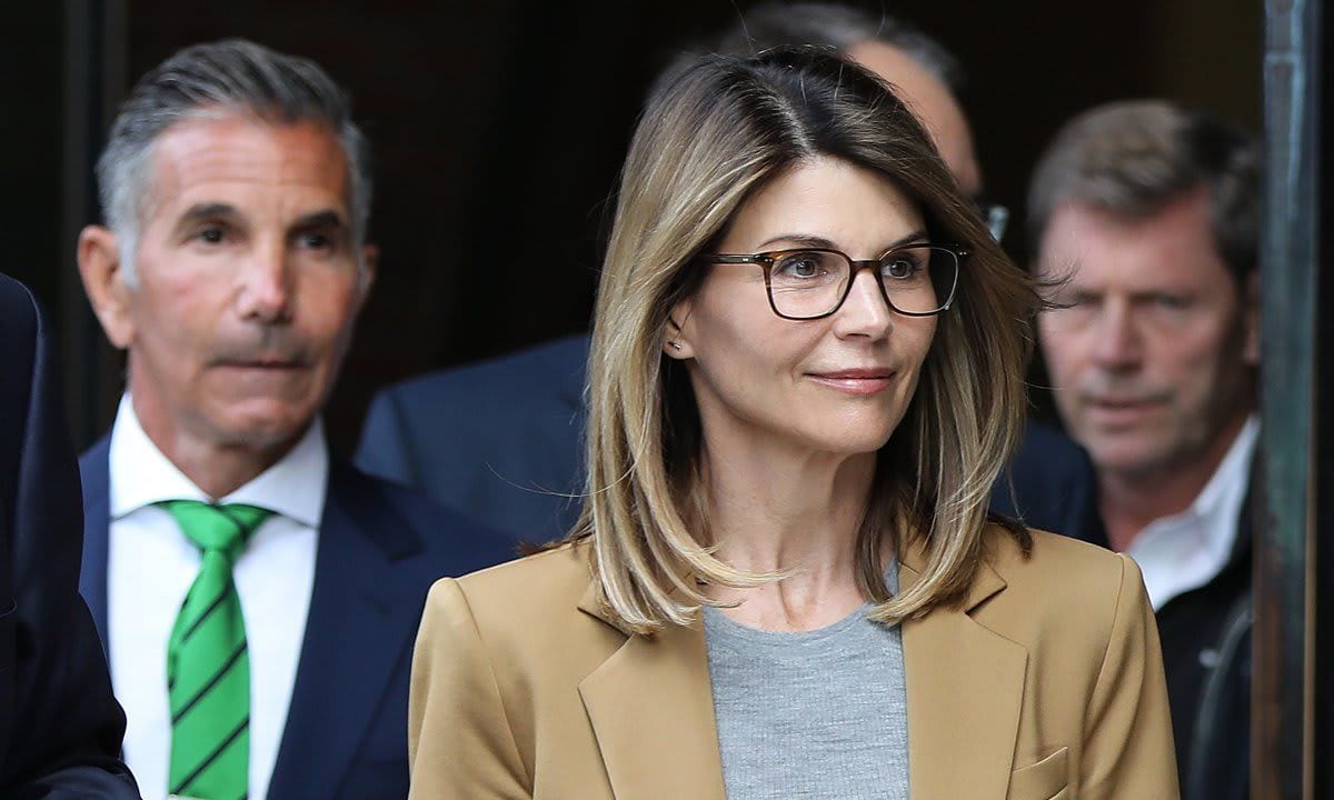 Felicity Huffman, Lori Loughlin Arrive At Boston Court For College Cheating Case