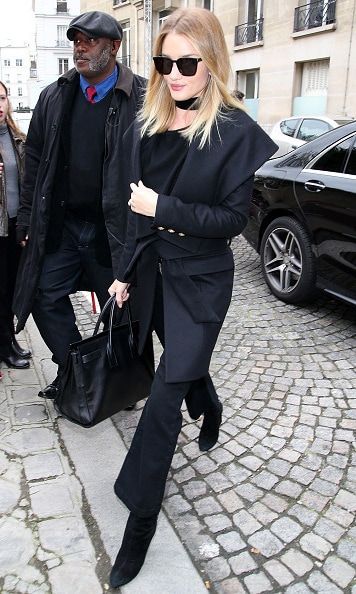 Rosie Huntington-Whiteley was chic in all black ahead of the Balmain show.
<br>
Photo: Getty Images