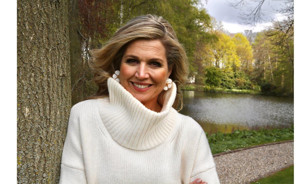 King Willem Alexander took his wife Queen Maxima's 50th birthday portraits