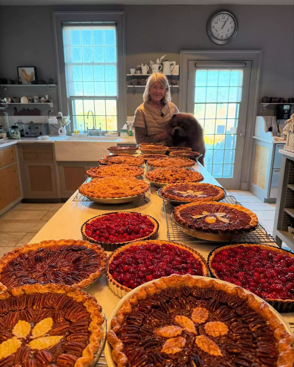 Martha Stewart and her pies on Thanksgiving 2024