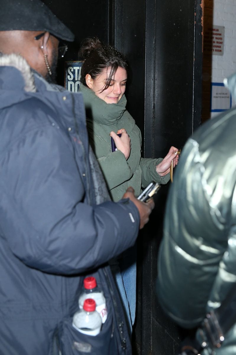 Suri Cruise visiting her mom at 'Our Town' Broadway