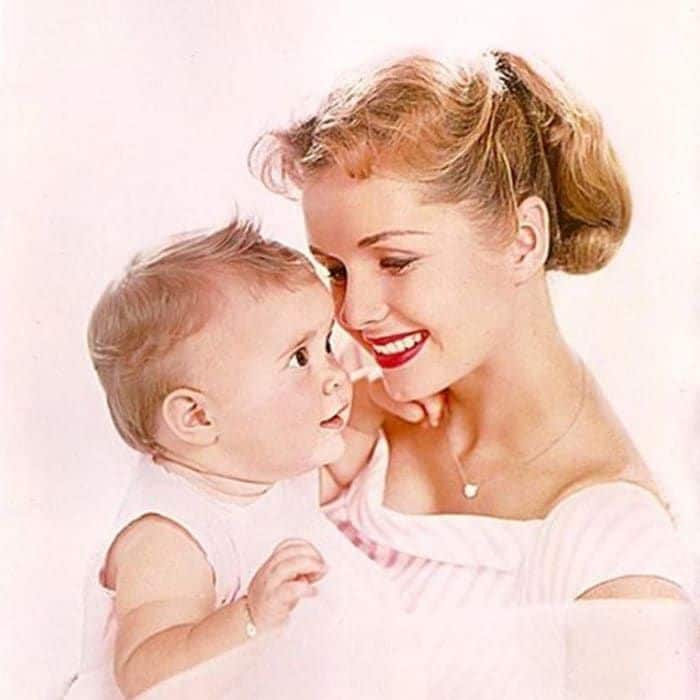 Carrie Fisher was born into Hollywood royalty in 1956 to parents Debbie Reynolds and Eddie Fisher.
Photo: Instagram/@carriefisherofficial