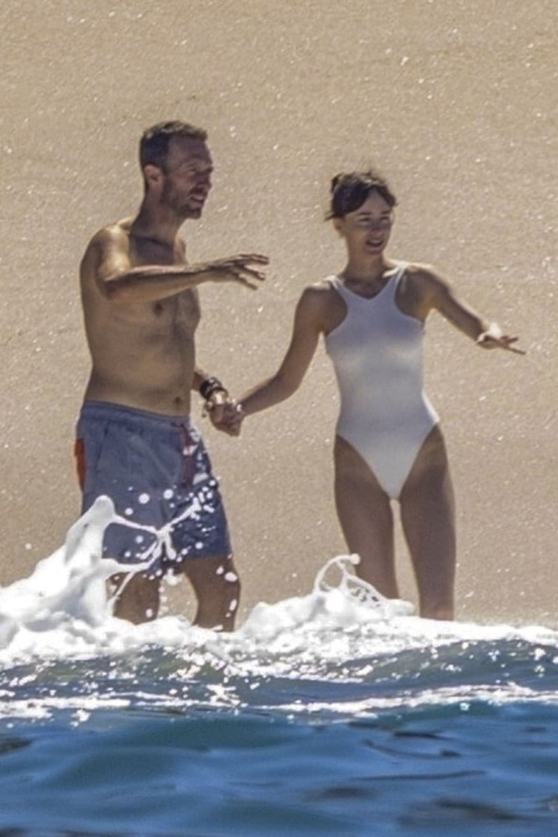 Escape from Hollywood! Dakota Johnson and Chris Martin were spotted escaping to the beach in Puerto Vallarta, Mexico. 