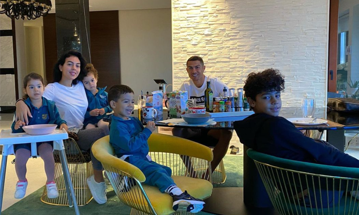 Cristiano Ronaldo, Georgina Rodriguez and kids