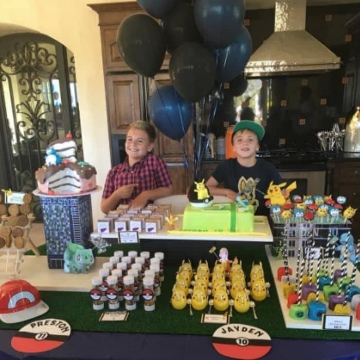 Gotta catch them all! Britney Spears' sons Jayden and Preston had Pokemon cupcakes and cake galore.
Photo: Instagram/@britneyspears