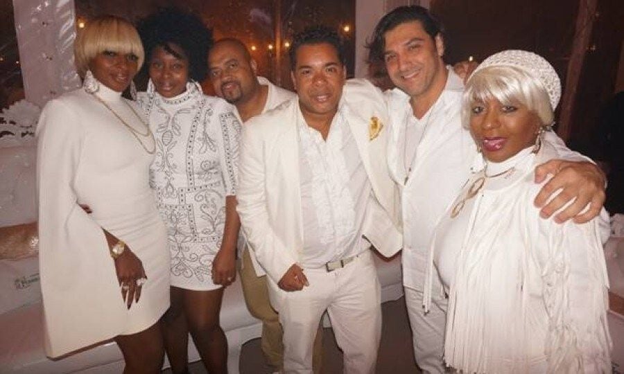 Mary J Blige attended "Five Star New Year's Eve" in Miami. The annual extravaganza is all-white-and-gold-themed.
The R&B singer rang in the New Year with family and friends, including with P Diddy's mom Janice Combs. The iconic songstress mentioned she was happy to be in tropical Miami and looking forward to her island performance alongside Usher at the 2017 Soul Beach Music Festival in Aruba.