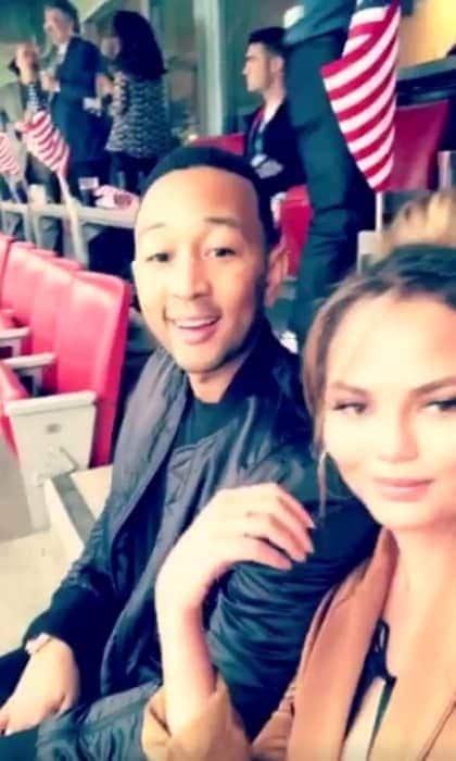 Chrissy Teigen took a break from her commentating and snacking to snap a quick video with John Legend from inside NRG Stadium in Houston.
Photo: Twitter/@chrissyteigen