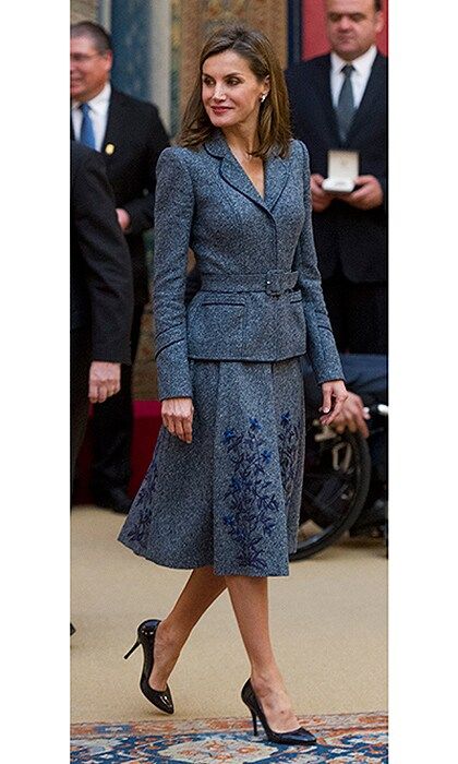 This must be a look she loves! Queen Letizia of Spain recycled the beautiful two-piece Felipe Varela skirt suit she wore in October on Spain's National Day. King Felipe's wife was attending the Reina Letizia Awards at the El Pardo palace in Madrid on November 21.
Photo: Giovanni Sanvido/WireImage