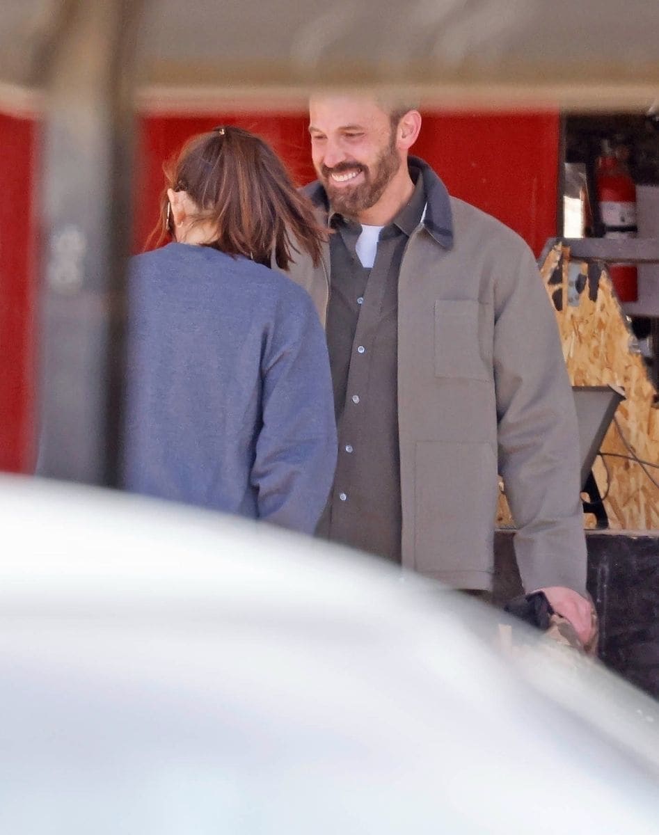 Photo © 2025 Backgrid/The Grosby Group Premium Exclusive Los Angeles, March 2, 2025 Ben Affleck and Jennifer Garner were fully tactically seen when they had teamed up in a paintball park with their 12-year-old son Sam for an action packed. The exen presented their strong co-parents, prioritized the family time and remained after Ben's divorce by Jennifer Lopez. ***