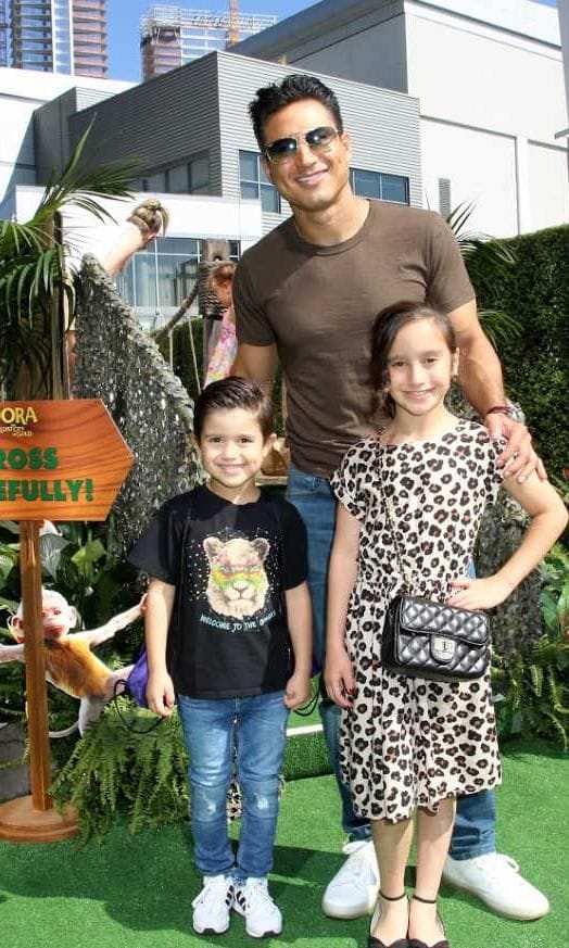 Mario Lopez children Gia and Dominic