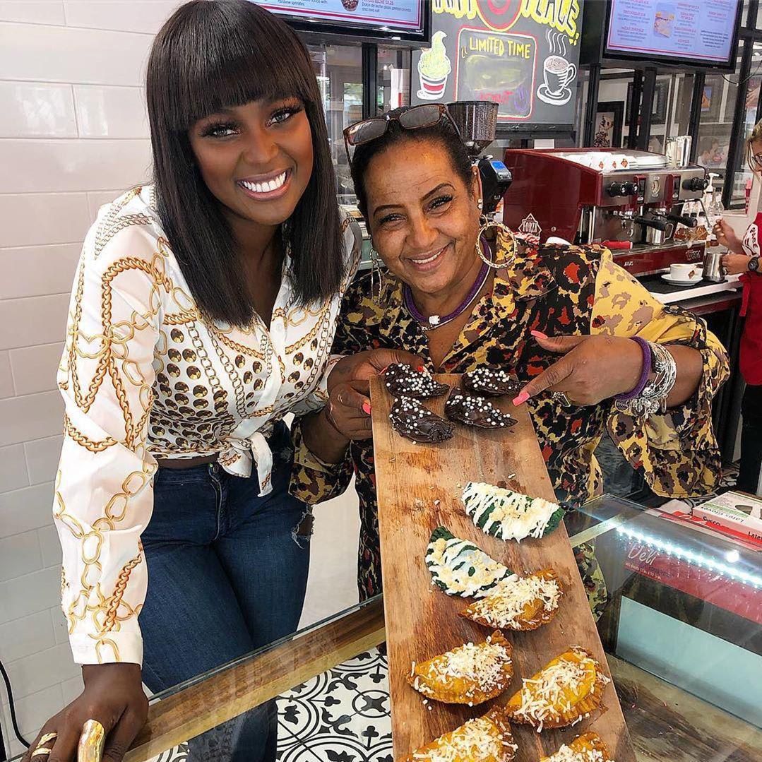 Amara La Negra and her mother, homeless