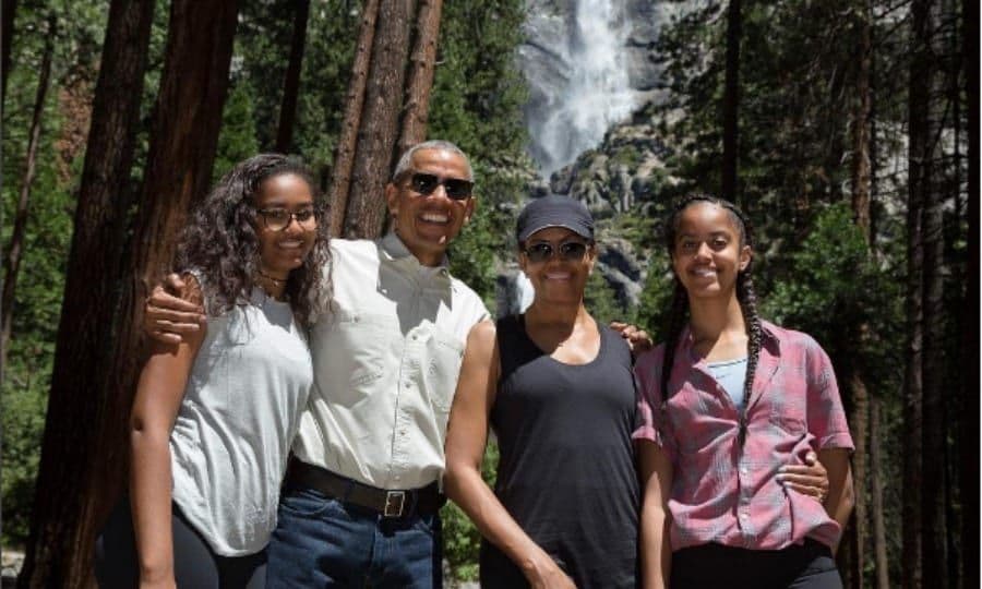 <b>12. She has access to the best family photo locations</b>
For one Father's Day weekend, Michelle and her family spent some time exploring some of New Mexico's national parks. Before the adventure was over, Michelle was sure to share this pic of her close-knit family during the getaway.
Photo: Instagram/@michelleobama