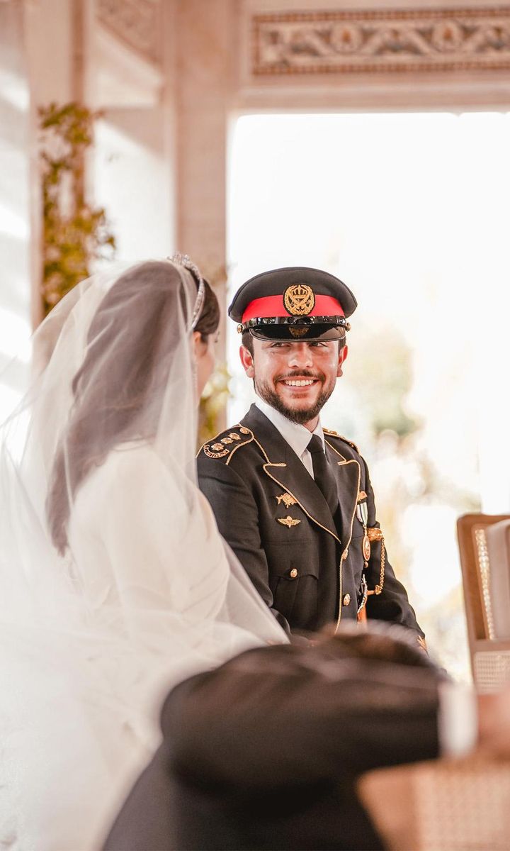 every-must see photo from Crown Prince Hussein and Prince Rajwa's wedding