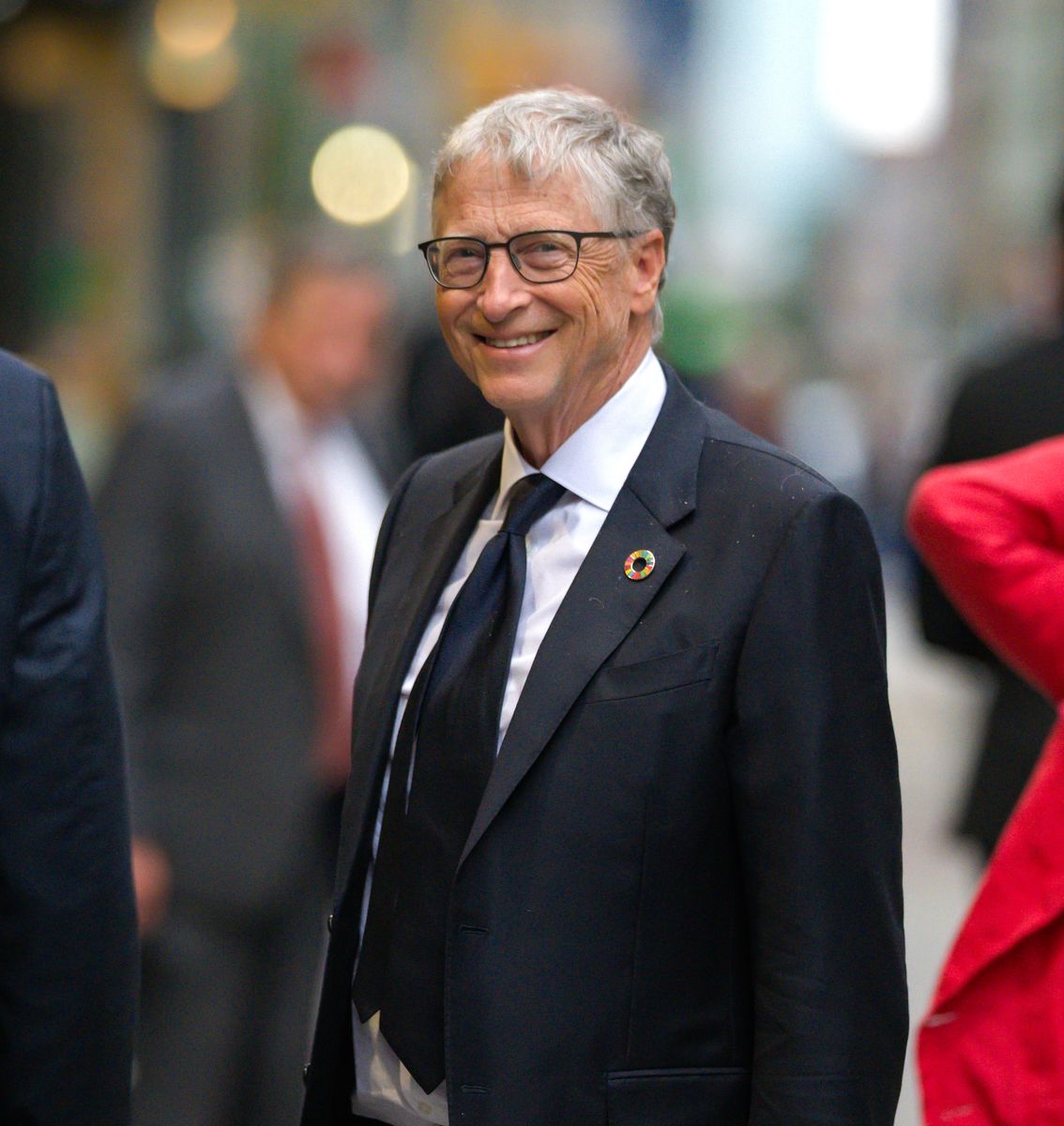 NEW YORK, NEW YORK - SEPTEMBER 25:  Bill Gates arrives to "The Late Show With Stephen Colbert" at the Ed Sullivan Theater on September 25, 2024 in New York City. (Photo by James Devaney/GC Images)