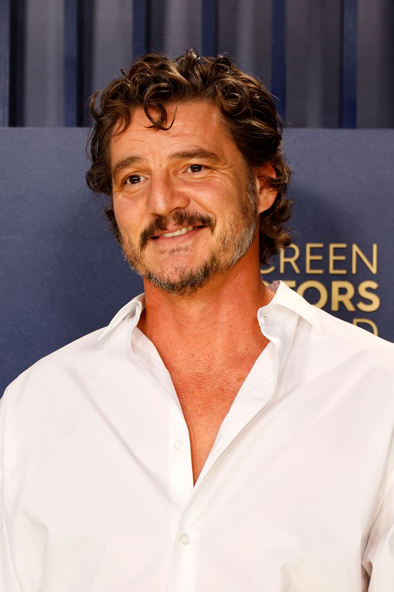  Pedro Pascal attends the 30th Annual Screen Actors Guild Awards