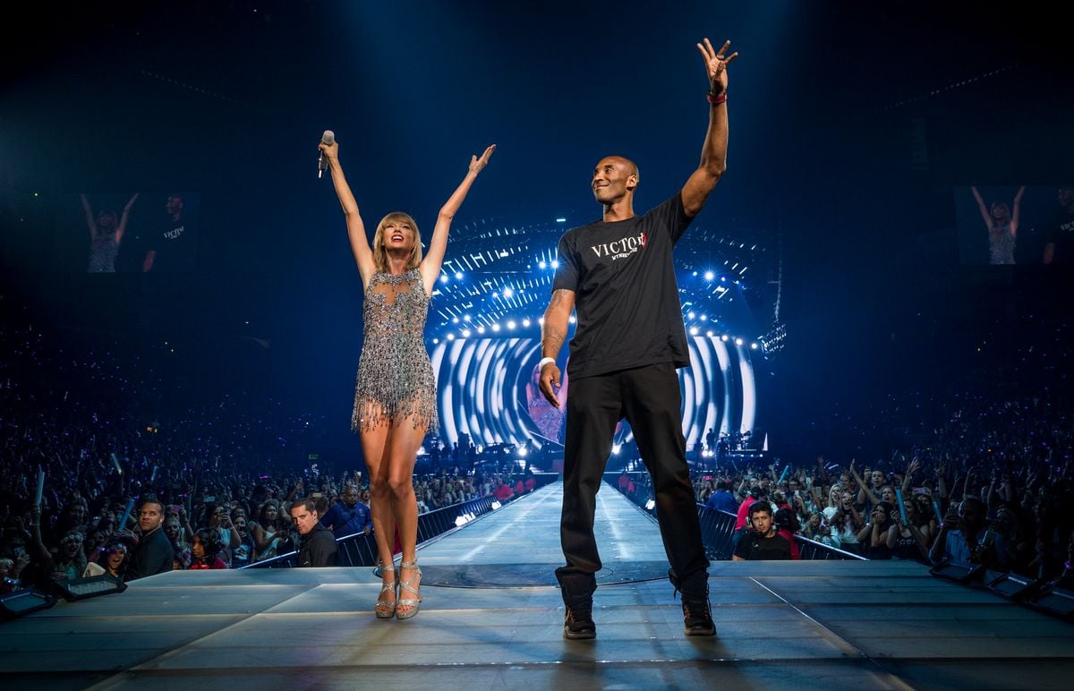 Kobe Bryant came out on one of Swift's concerts in 2015