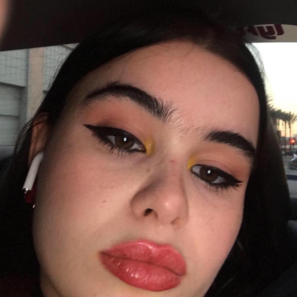 Barbie Ferreira Yellow Lids