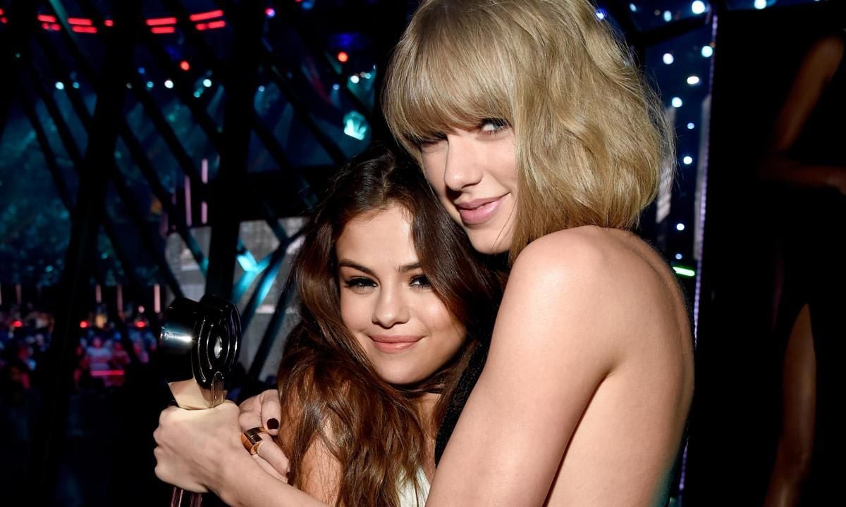 iHeartRadio Music Awards   Backstage