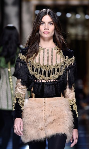 Sara Sampaio made her Paris Fashion Week debut for one of her "favorite brands" during the Balmain fashion show.
<br>
Photo: Getty Images