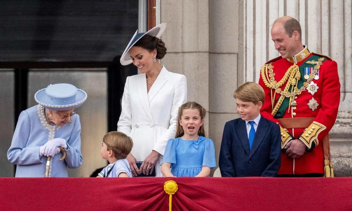 A chat with his Gan Gan! A lip reader told the Mirror that the Prince appeared to ask the Queen, "Are the Red Arrows coming?"