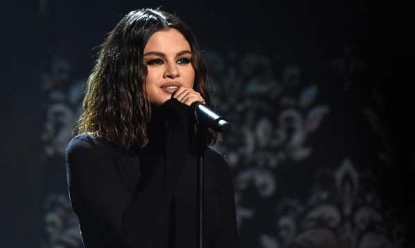 Selena Gomez new look AMAs 2019 performance