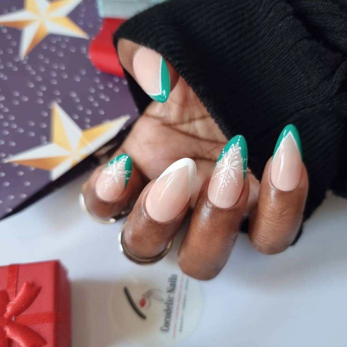 Christmas-inspired nail art you might wish you could wear the whole year