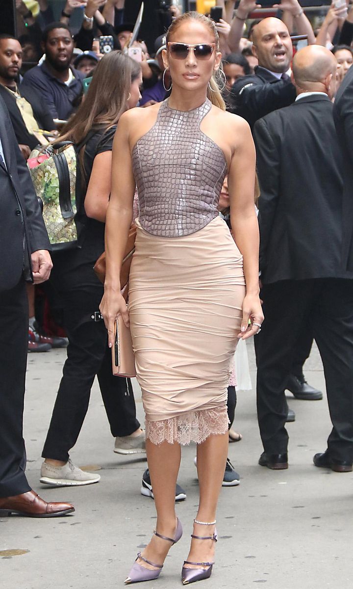Jennifer Lopez en un look de Tom Ford