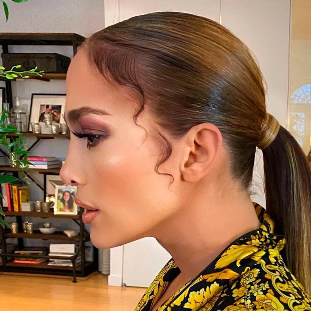 Jennifer Lopez showing her baby hairs