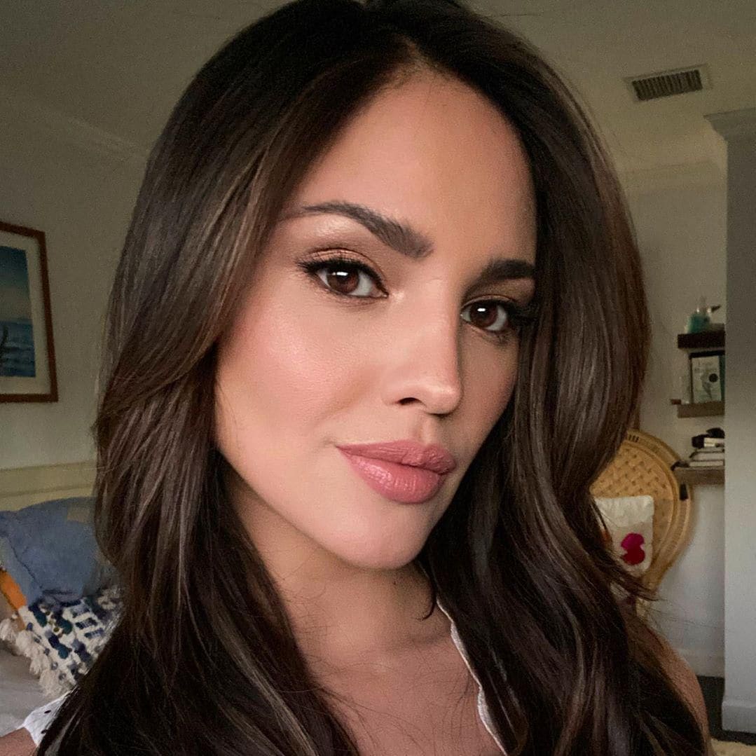 Eiza Gonzalez pays tribute to her dad