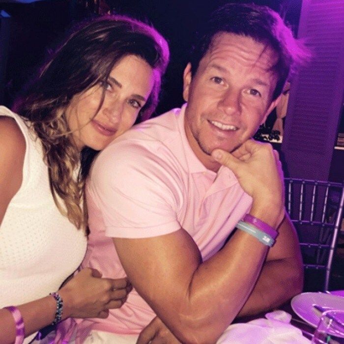 Mark Wahlberg and his wife, Rhea Durham, had a fun night out. The couple, who have been vacationing with their children in the Carribean, seemed to snag some alone time on NYE.
The actor captioned the cute pic with: "Happy 2017! "
Photo: Instagram/@markwahlberg