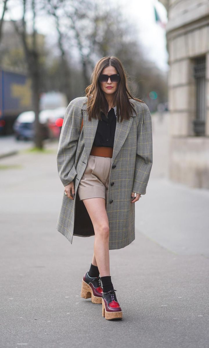 Street Style   Paris Fashion Week   Womenswear Fall/Winter 2020/2021 : Day Nine