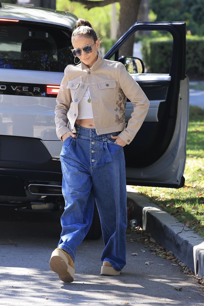 Jennifer Lopez was spotted out and about in Los Angeles on Sunday afternoon, dressed in chic style as she visited a friend. 