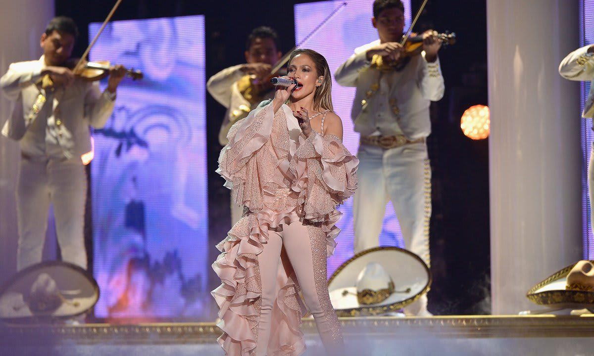 2015 Billboard Latin Music Awards   Show