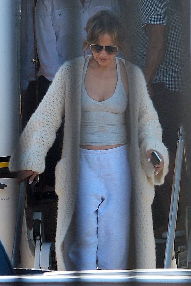 Jennifer Lopez returns home to Los Angeles
