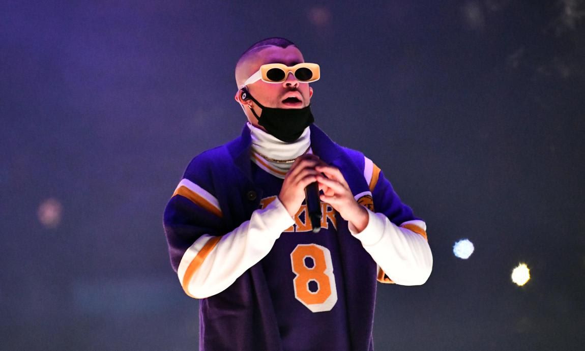 Bad Bunny pays tribute to Kobe Bryant with 6 Rings