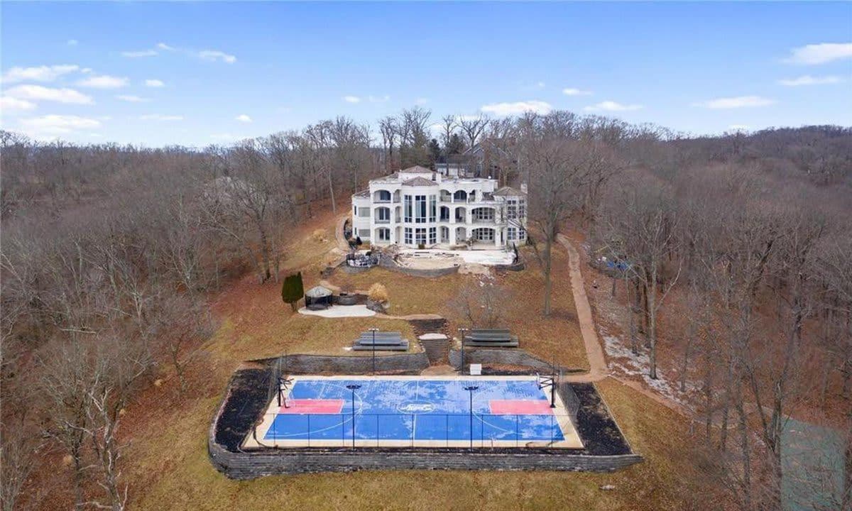 Nelly’s Wildwood, Missouri Mansion and basketball court 