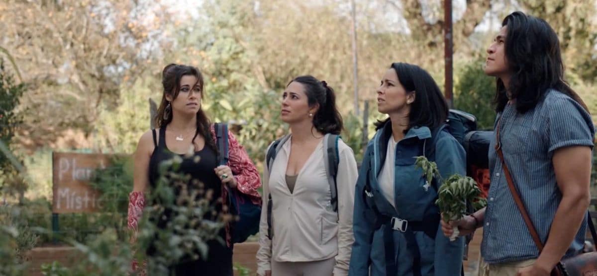 Las Tres Sister still, Virginia Novello, Marta Méndez Cross, and Valeria Maldonado, Cristo Fernandez