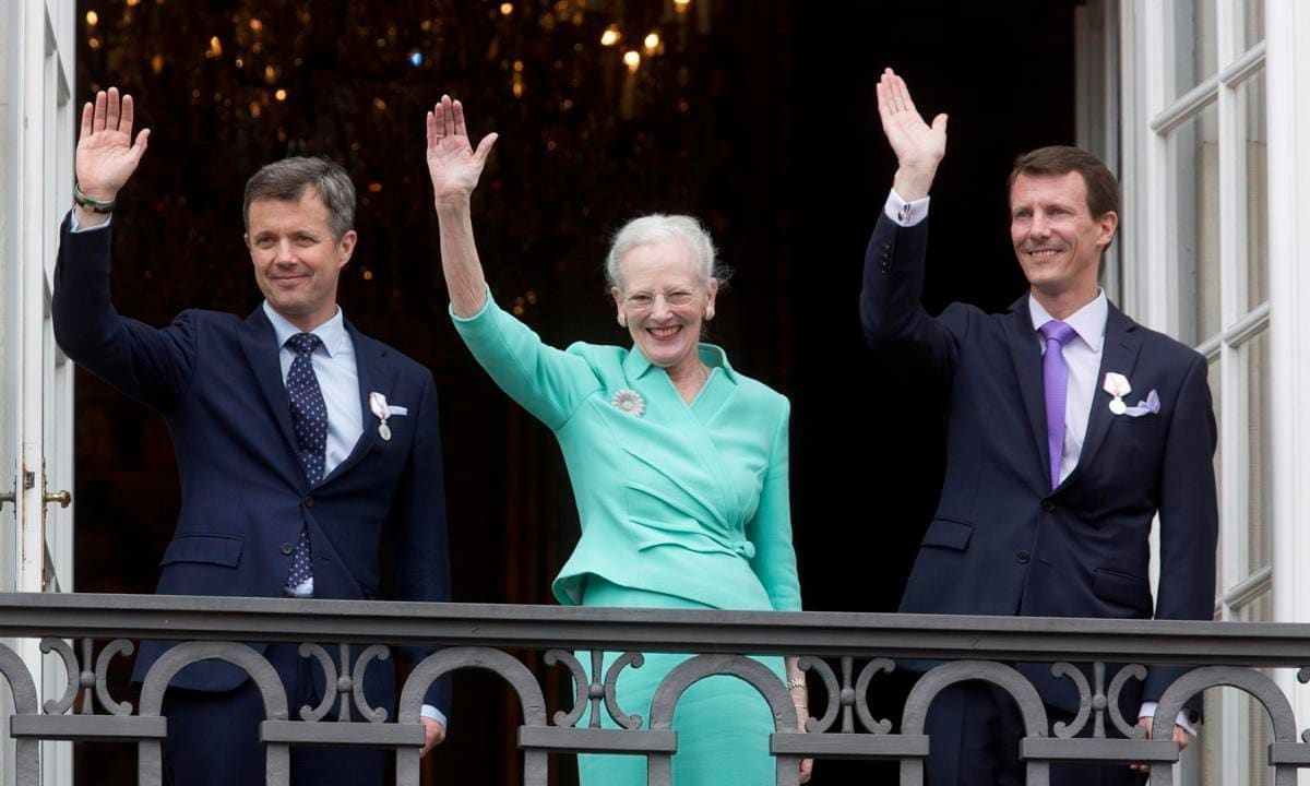Crown Prince Frederik supports his mother Queen Margrethe II's decision