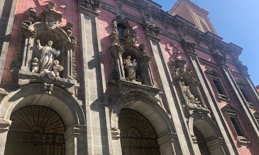 Spanish Building, Puerta del Sol