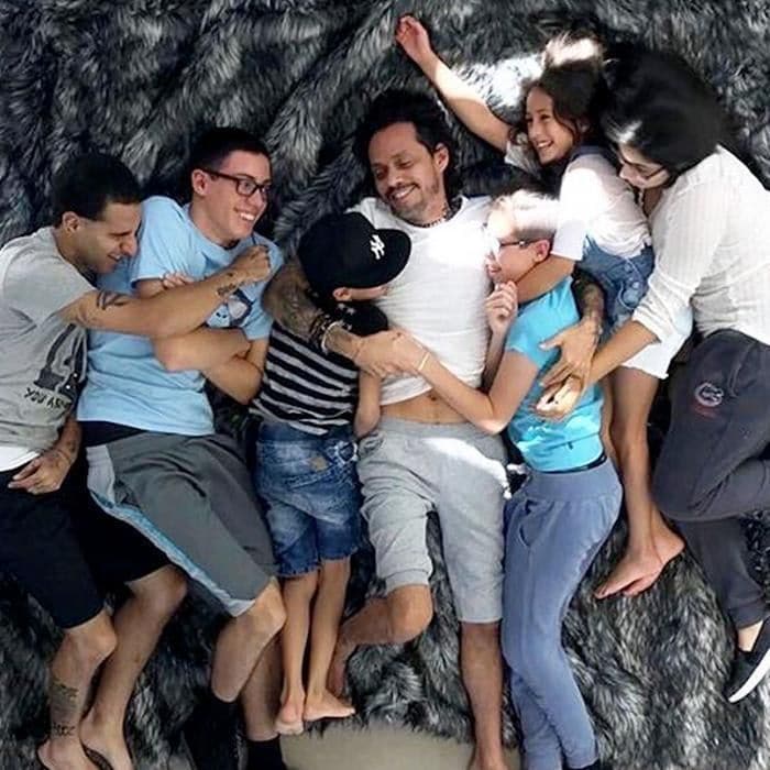 Marc Anthony y sus hijos