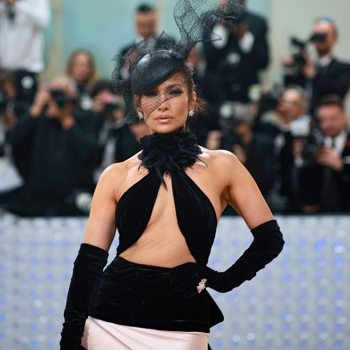 Jennifer Lopez arrives at the Met Gala without Ben Affleck