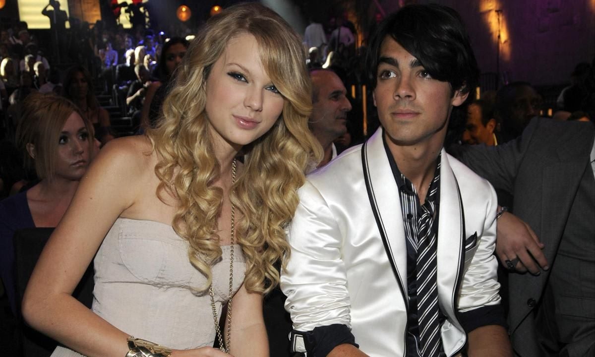 2008 MTV Video Music Awards   Backstage and Audience