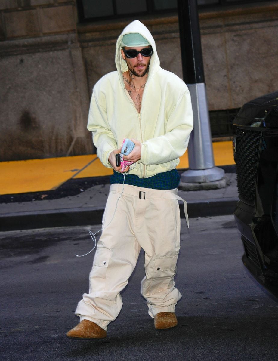 NEW YORK, NY - FEBRUARY 05:  Justin Bieber is seen on February 05, 2025 in New York City.  (Photo by XNY/Star Max/GC Images)