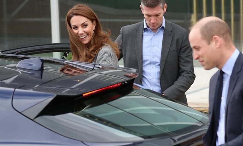 Kate Middleton almost falls in heels