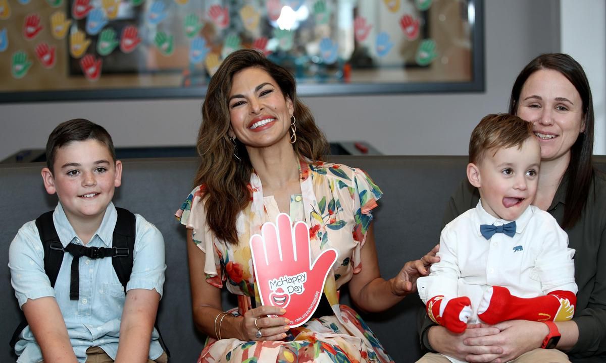 Eva Mendes Visits Ronald McDonald House Westmead