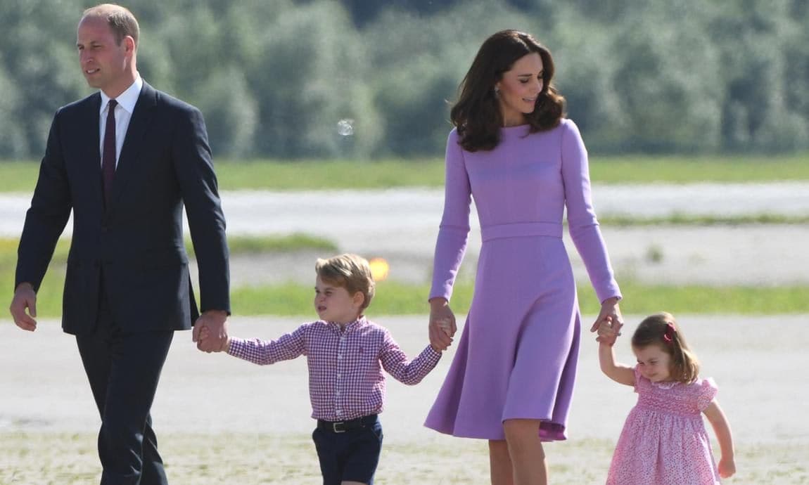 Kate Middleton's family photo with William, George and Charlotte