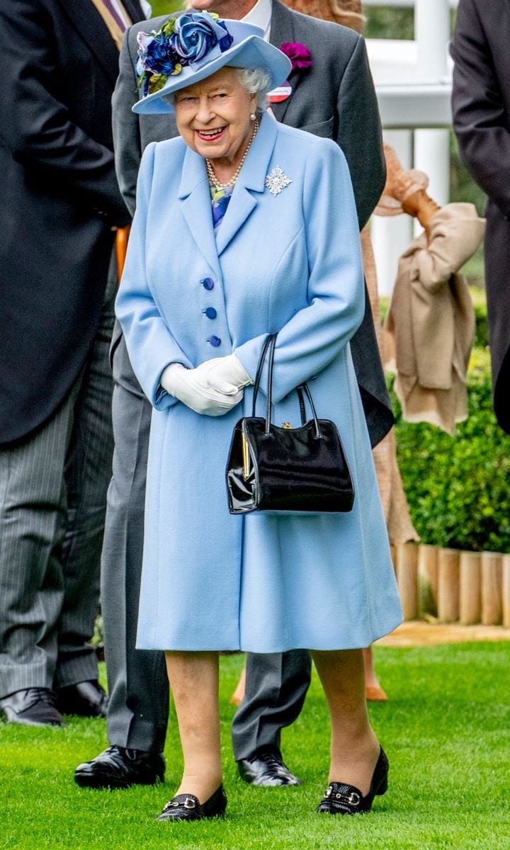 Queen Elizabeth was 'pleased' by the photo of a little girl who dressed up like her