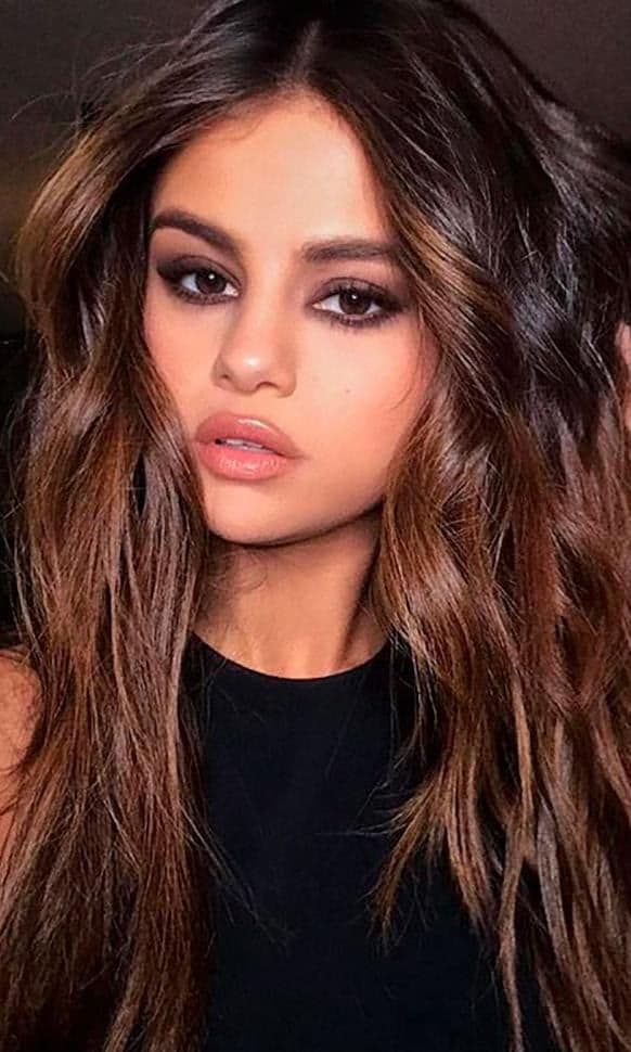 Selena Gomez balayage hair-coloring